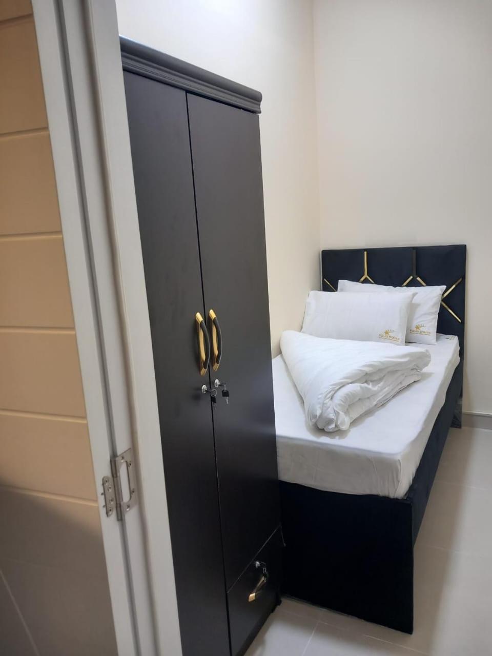Four Stars Hostel Dubai Eksteriør bilde